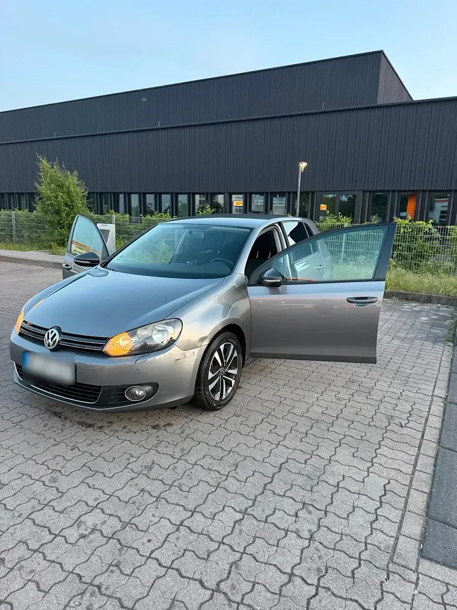 Gebraucht VW Golf VI 122 PS (89 kW) 2009 Grau Kleinwagen