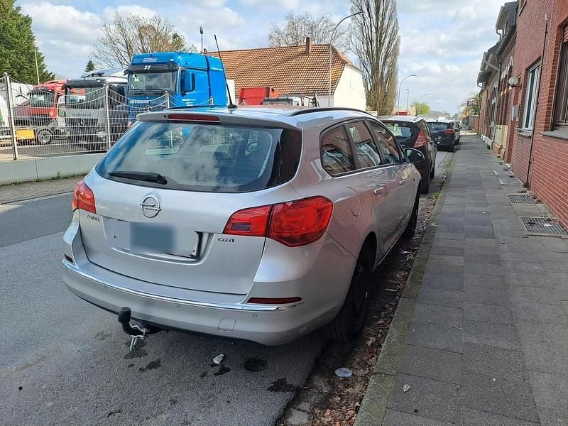Gebraucht Opel Astra 110 PS (80 kW) 2013 Grau Kombi