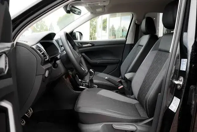 Gebraucht VW T-Cross Goal 95 PS (69 kW) 2025 Deep black perleffekt SUV