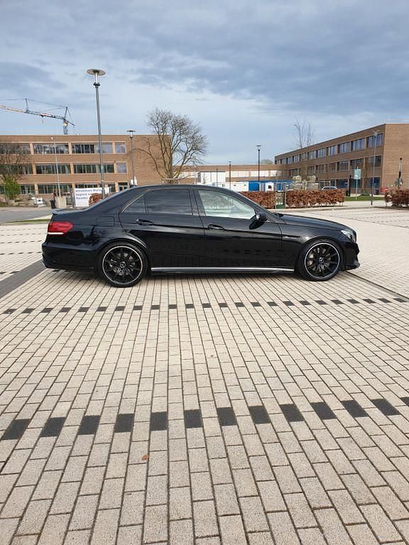 Gebraucht Mercedes E500 AMG line 408 PS (300 kW) 2013 Schwarz Limousine
