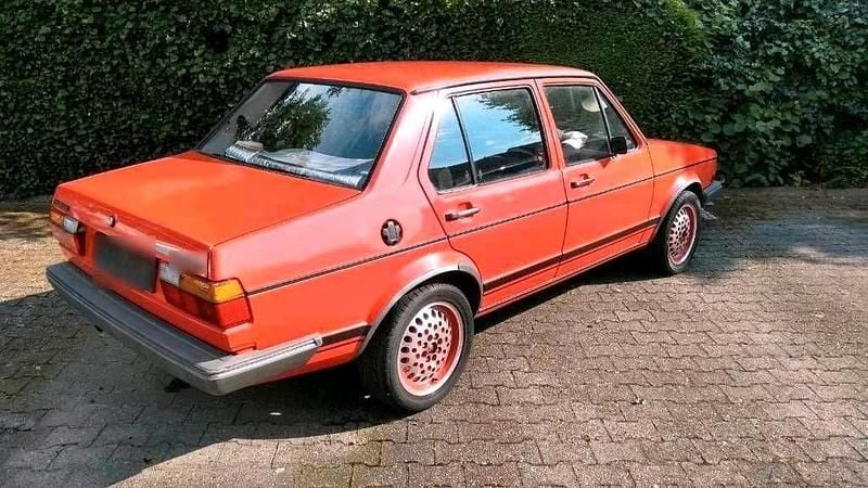 Używany VW Jetta 60 KM (44 kW) 1981 Czerwony Sedan/Limuzyna