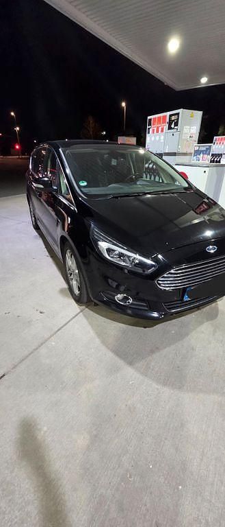 Gebraucht Ford S-MAX Titanium 179 PS (131 kW) 2016 Schwarz Van / Kleinbus