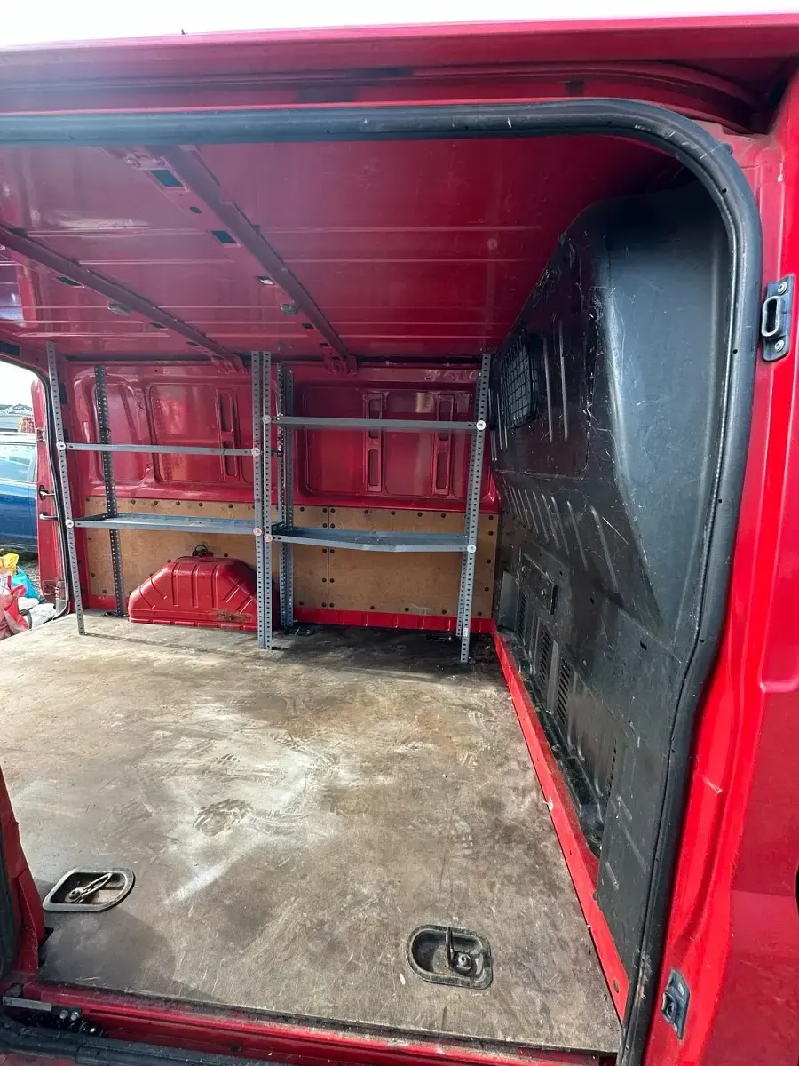 Gebraucht Ford Transit 85 PS (62 kW) 2011 Rot Van / Kleinbus