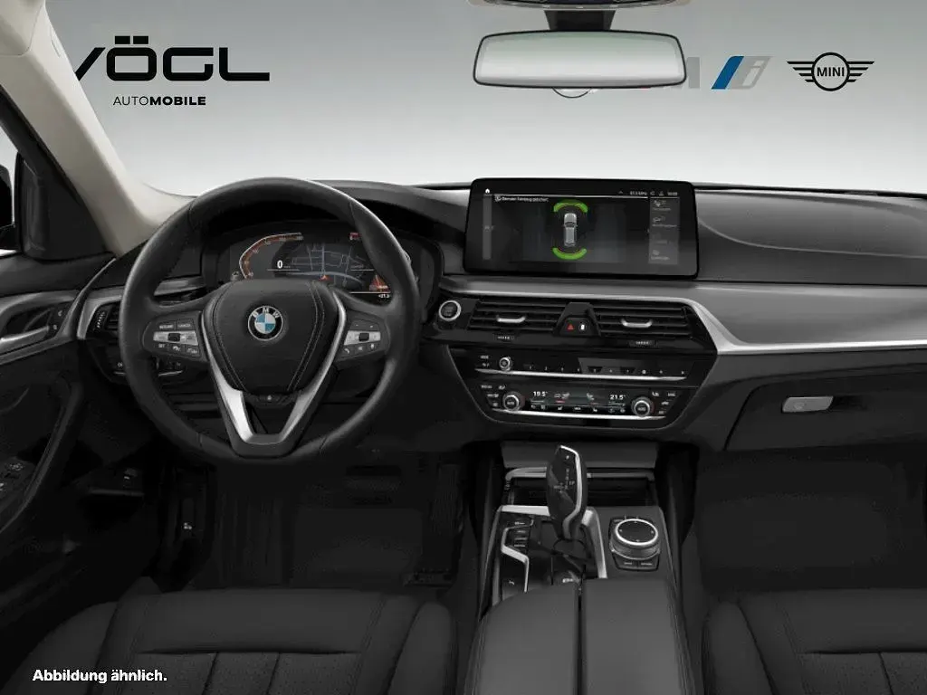Gebraucht BMW 520 190 PS (139 kW) 2022 Saphirschwarz Kombi