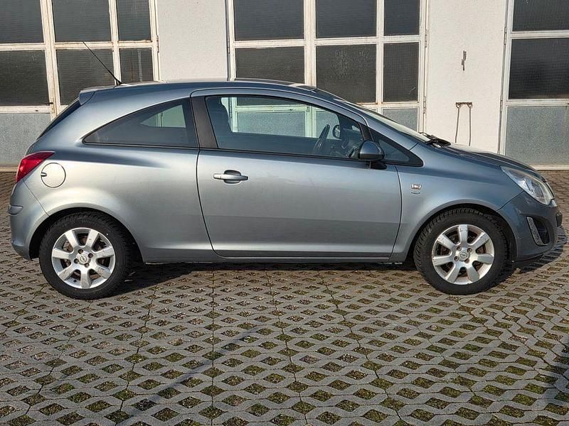 Gebraucht Opel Corsa Satellite 87 PS (63 kW) 2011 Silber Kleinwagen