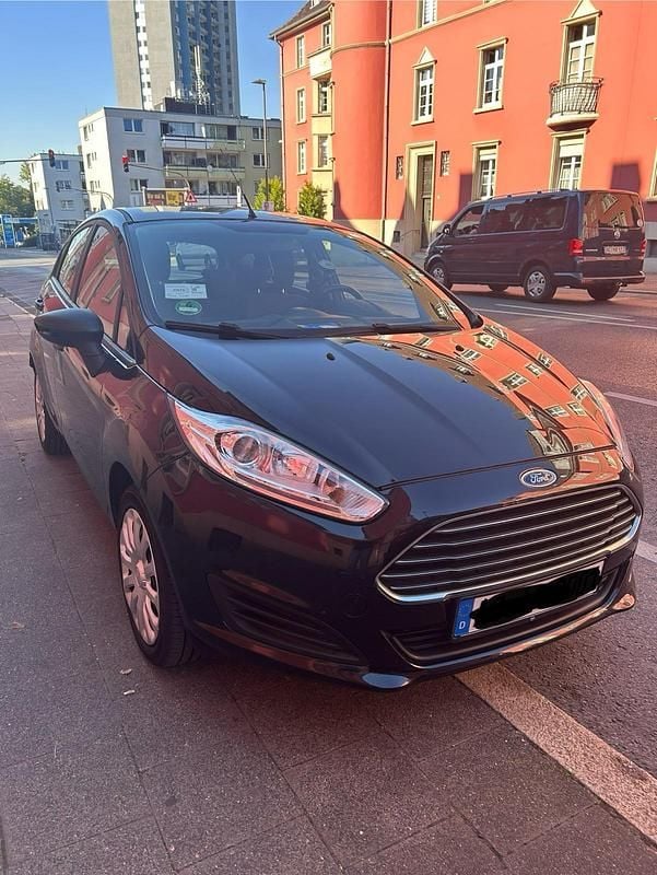 Schwarz Gebraucht 2015 Ford Fiesta Kleinwagen | 3.900 € (Superpreis) - Bild 1/4