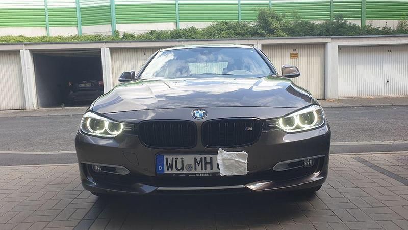 Braun Gebraucht 2012 BMW 320 Limousine | 14.400 € (Superpreis) - Bild 1/4