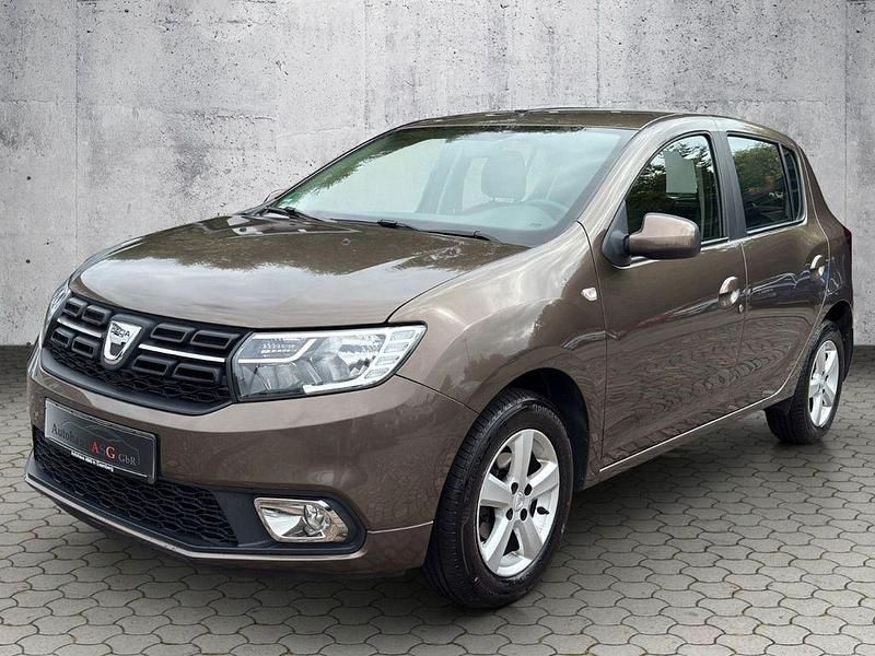 Braun Gebraucht 2017 Dacia Sandero Lauréate Kleinwagen | 8.990 € (Fairer Preis) - Bild 1/4