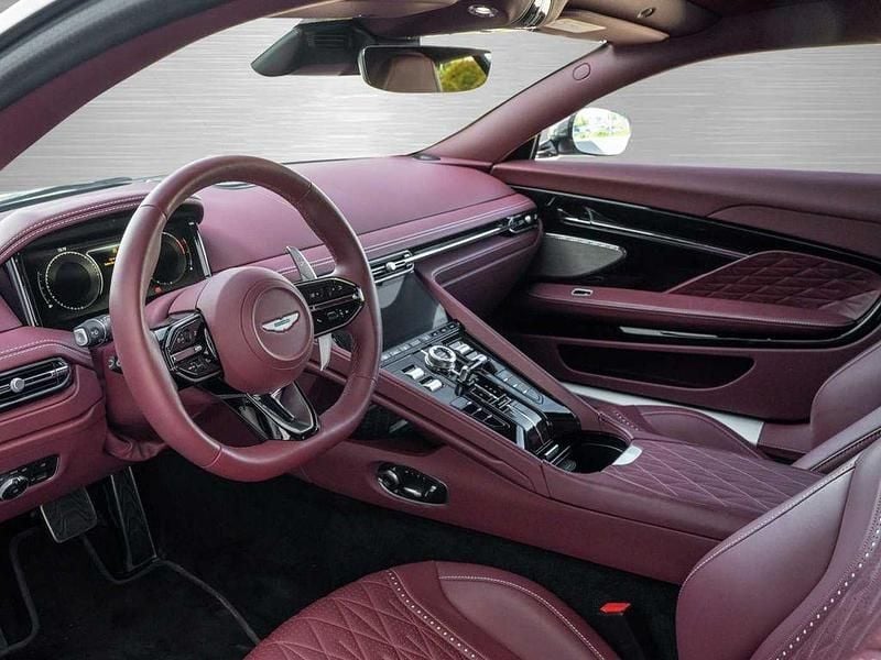 Gebraucht Aston Martin DB12 680 PS (500 kW) 2024 Aluminite silver Coupé