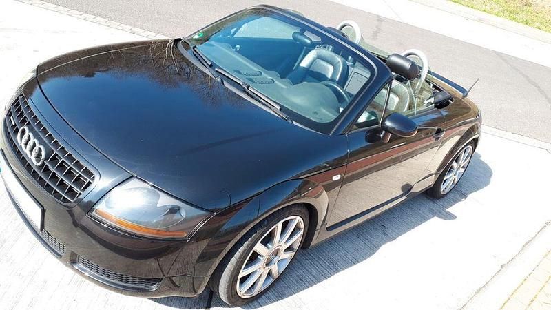 Schwarz Gebraucht 2004 Audi TT Roadster S-Line Cabrio | 8.150 € (Fairer Preis) - Bild 1/4