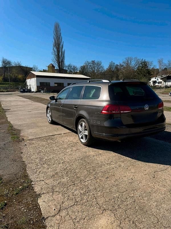 Używany VW Passat 170 KM (125 kW) 2012 Czerwony Kombi