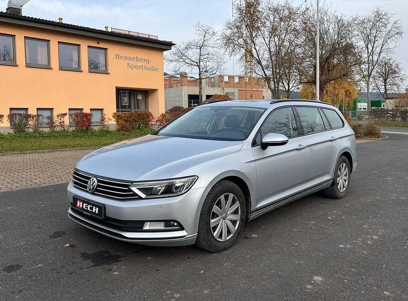 Silber Gebraucht 2017 VW Passat Trendline Kombi | 7.723 € (Fairer Preis) - Bild 1/4