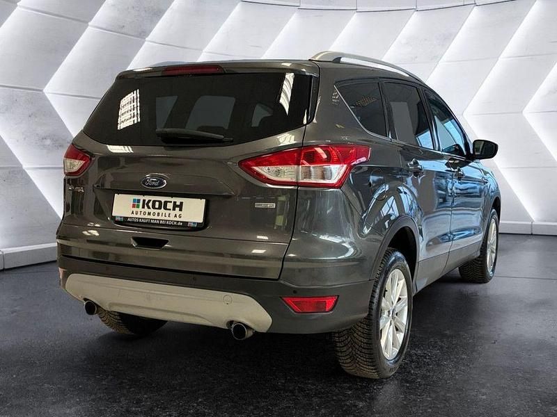 Gebraucht Ford Kuga Titanium 182 PS (133 kW) 2016 Grau SUV