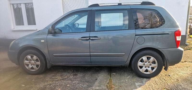 Gebraucht Kia Carnival 150 PS (110 kW) 2007 Silber Van / Kleinbus