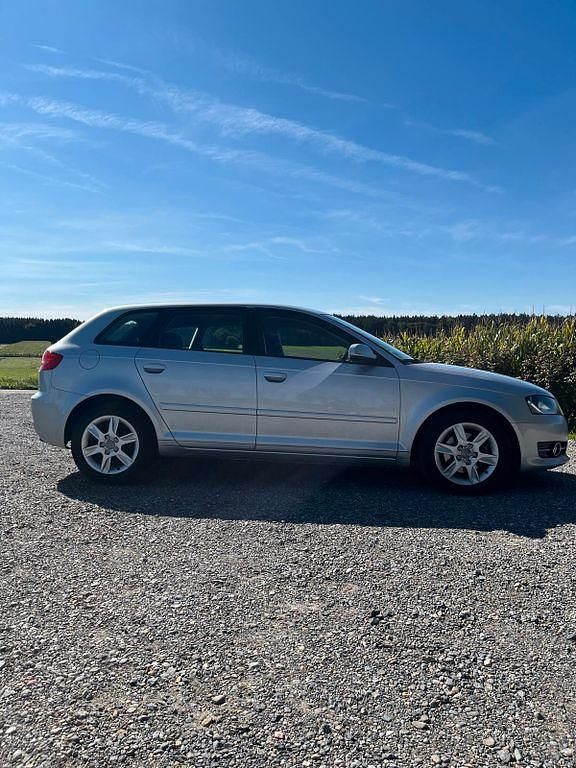 Gebraucht Audi A3 Attraction 125 PS (91 kW) 2011 Silber Kleinwagen