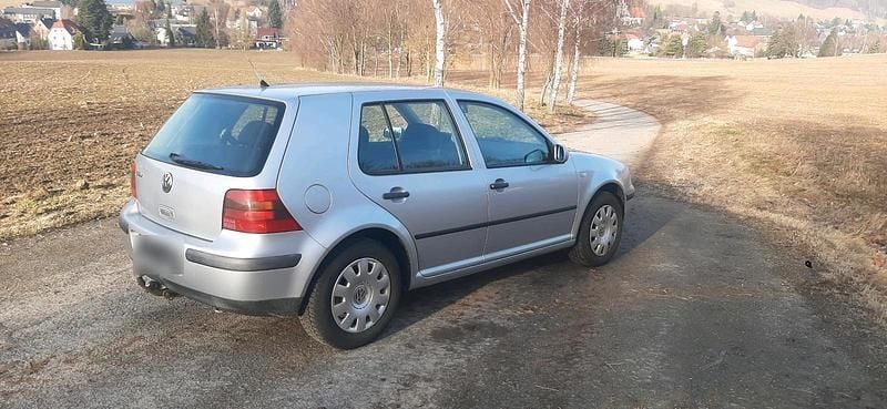 Gebraucht VW Golf IV 75 PS (55 kW) 2001 Silber Kleinwagen