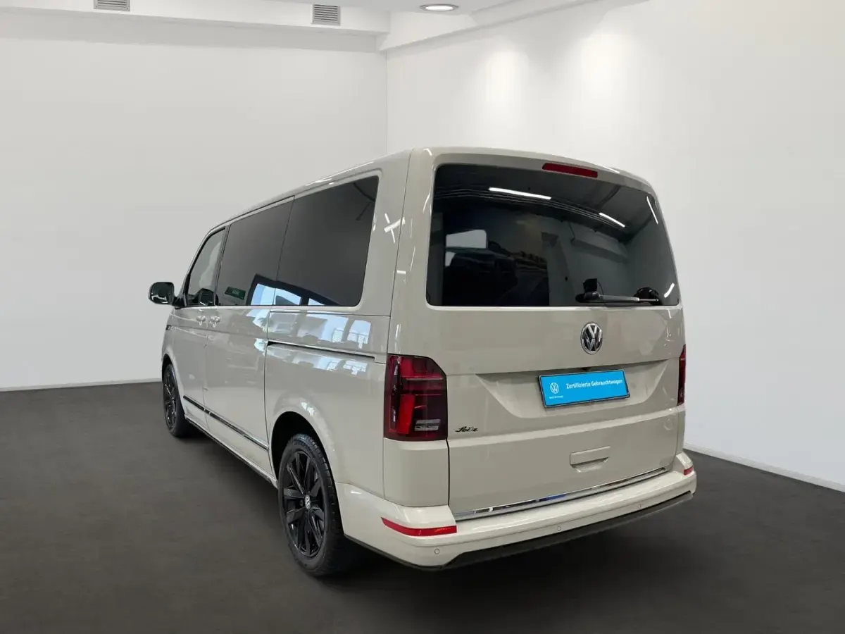 Gebraucht VW Multivan Generation Six 204 PS (150 kW) 2021 Grau Van / Kleinbus