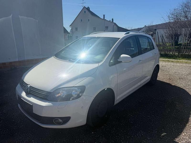 Gebraucht VW Golf VII Highline 105 PS (77 kW) 2012 Candyweiss Limousine