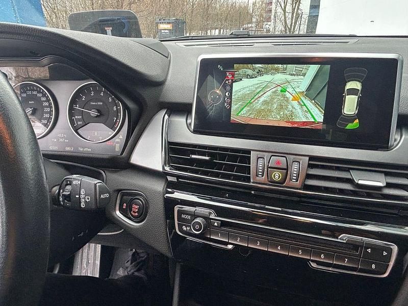 Gebraucht BMW 225 Advantage 231 PS (169 kW) 2016 Rot Kombi