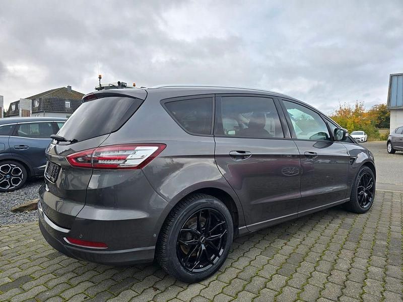 Second-hand Ford S-MAX S 160 CP (117 kW) 2017 Magnetic (metallic) Monovolum