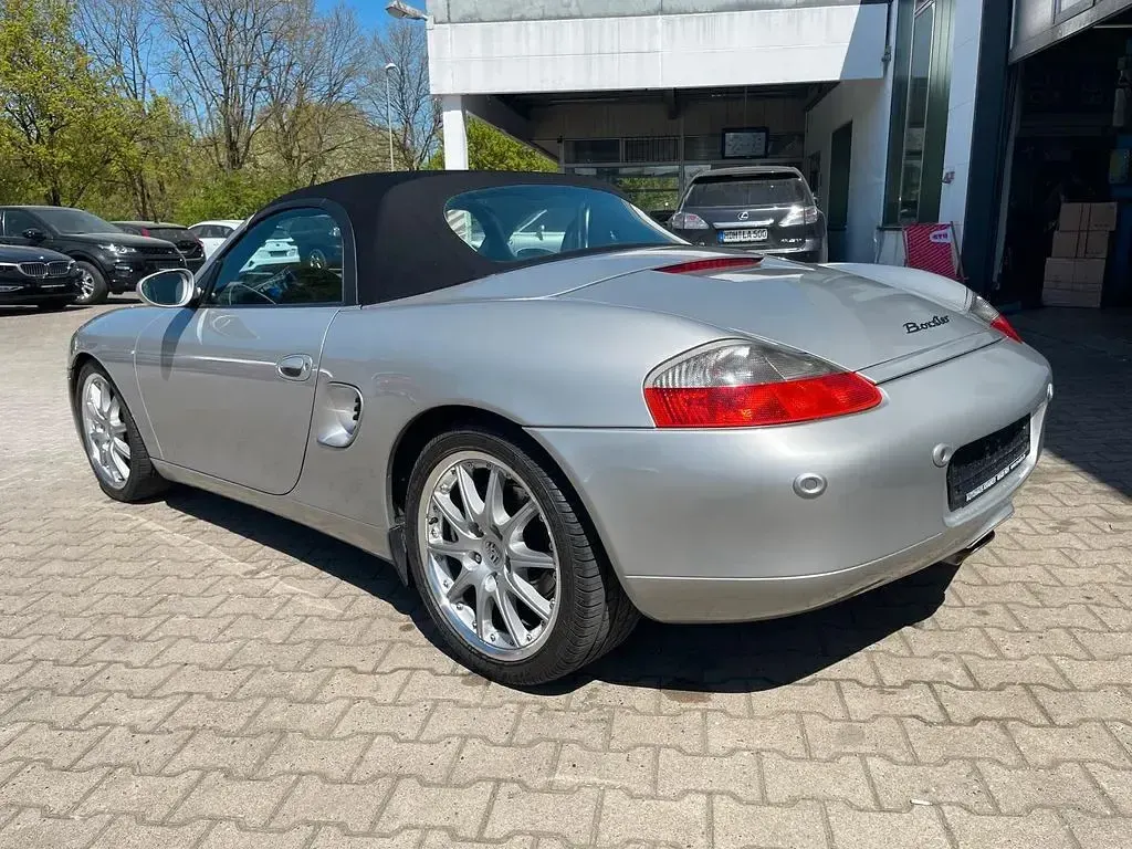 Gebraucht Porsche Boxster 220 PS (161 kW) 2000 Silber (metallic) Cabrio