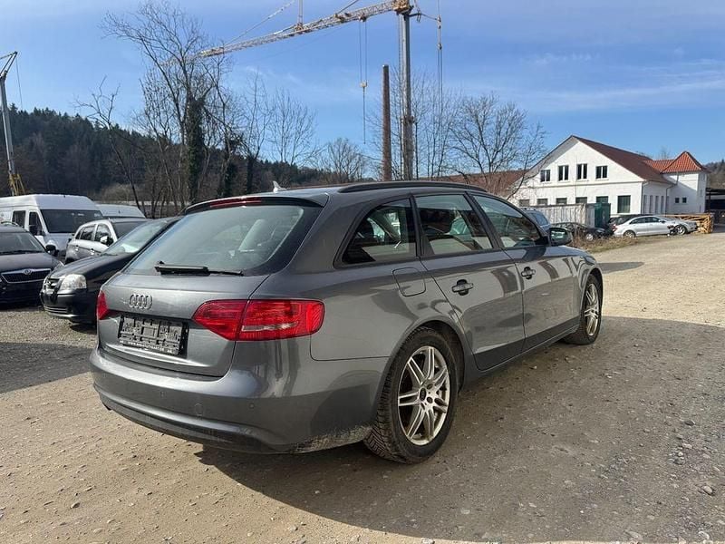 Gebraucht Audi A4 Ambition 177 PS (130 kW) 2012 Grau Kombi