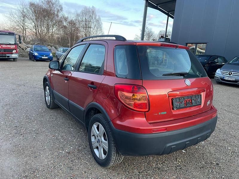 Gebraucht Fiat Sedici Dynamic 120 PS (88 kW) 2010 Orange SUV