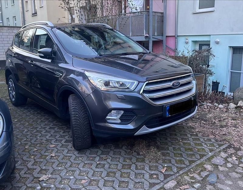 Gebraucht Ford Kuga Cool & Connect 120 PS (88 kW) 2018 Grau SUV