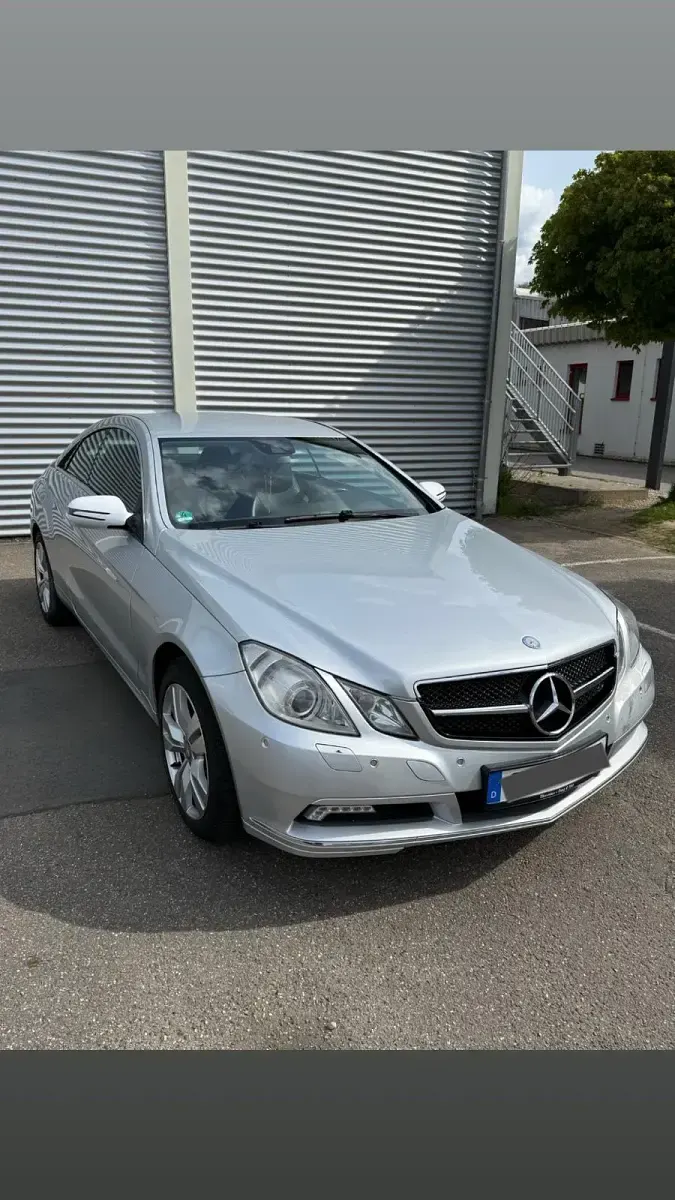Gebraucht Mercedes E350 292 PS (214 kW) 2010 Silber Coupé