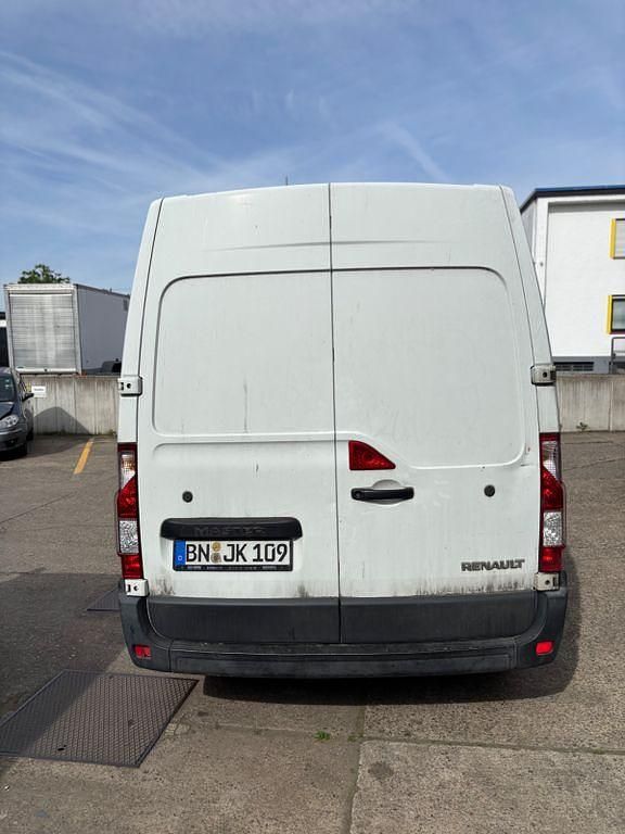 Second-hand Renault Master 125 CP (91 kW) 2011 Alb Monovolum