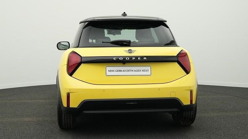 Gebraucht Mini Cooper Classic 156 PS (114 kW) 2024 Gelb Kleinwagen