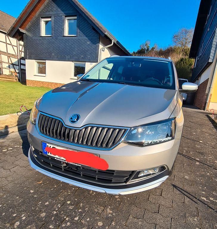 Gebraucht Skoda Fabia ScoutLine 90 PS (66 kW) 2016 Beige Kombi
