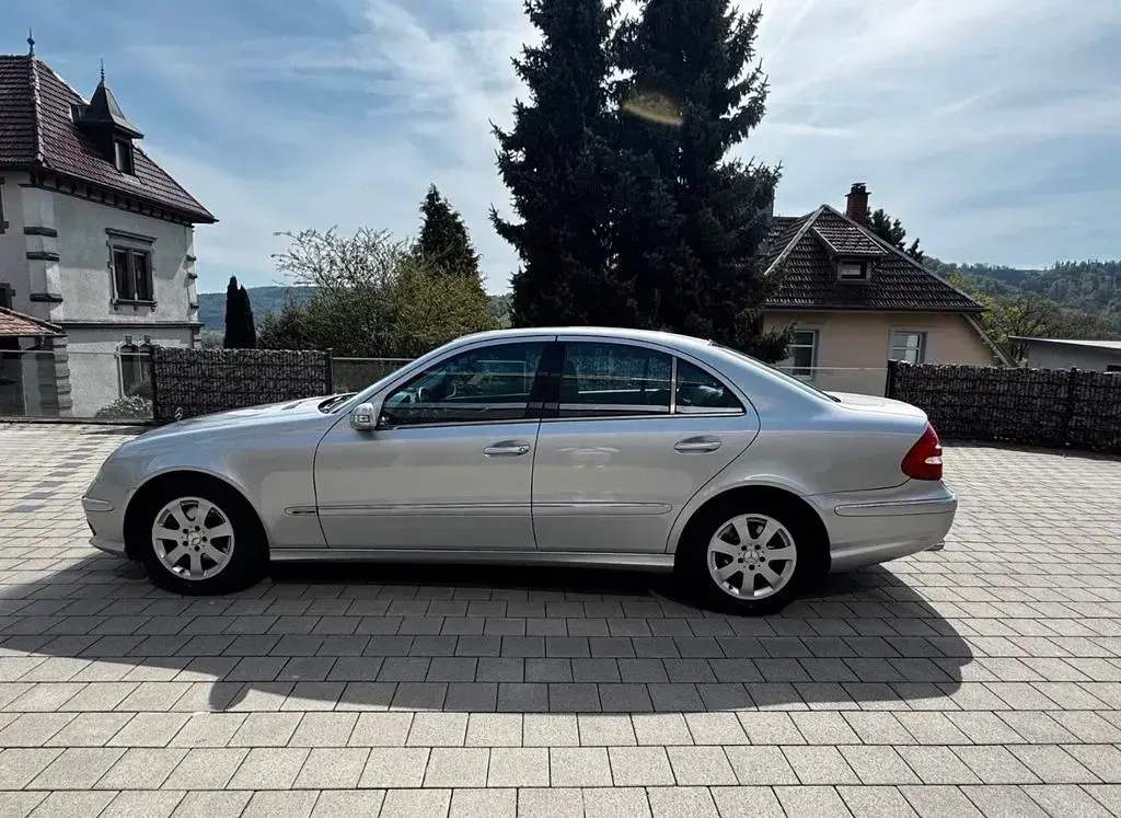 Gebraucht Mercedes E320 224 PS (164 kW) 2003 Silber Limousine