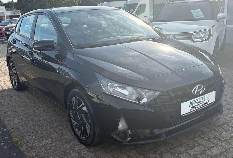 Schwarz Gebraucht 2021 Hyundai i20 Kleinwagen | 12.990 € (Fairer Preis) - Bild 1/4