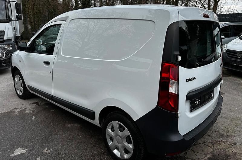 Gebraucht Dacia Dokker 102 PS (75 kW) 2016 Weiß Van / Kleinbus
