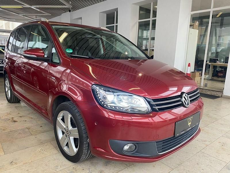 Gebraucht VW Touran Life 140 PS (102 kW) 2013 Rot Van / Kleinbus