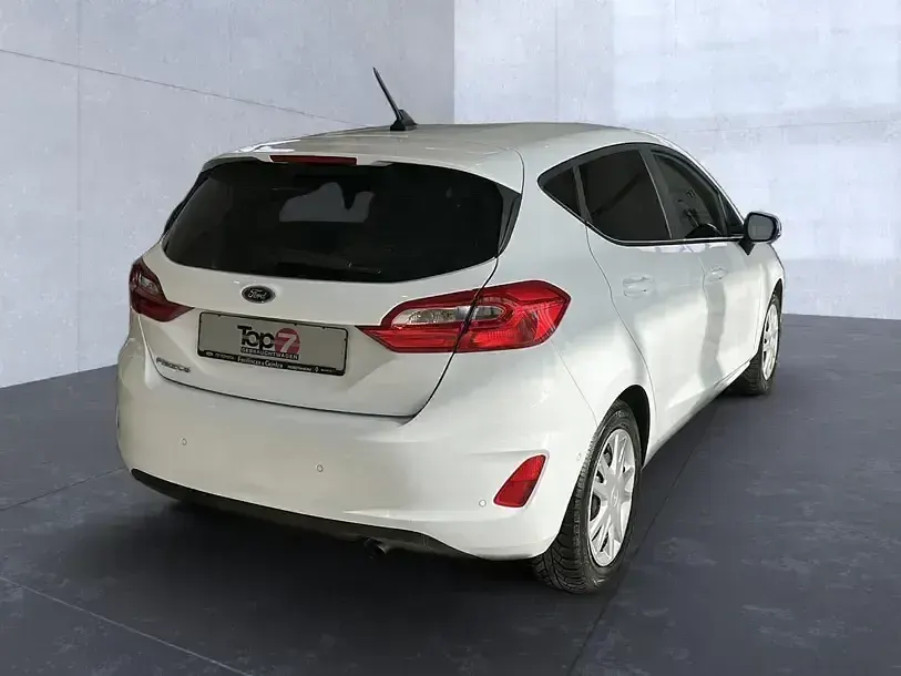 Gebraucht Ford Fiesta Cool & Connect 95 PS (69 kW) 2020 Frostweiß Kleinwagen