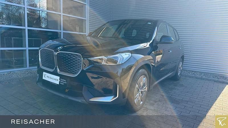 Schwarz uni Gebraucht 2023 BMW iX1 Performance SUV | 38.990 € (Etwas zu teuer) - Bild 1/4
