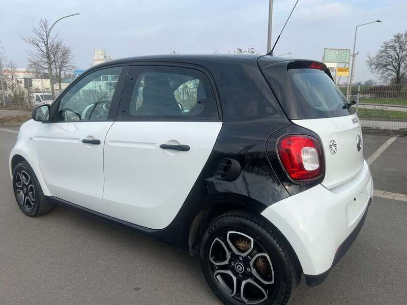 Weiß Gebraucht 2015 Smart ForFour Basis Kleinwagen | 5.350 € (Fairer Preis) - Bild 1/4