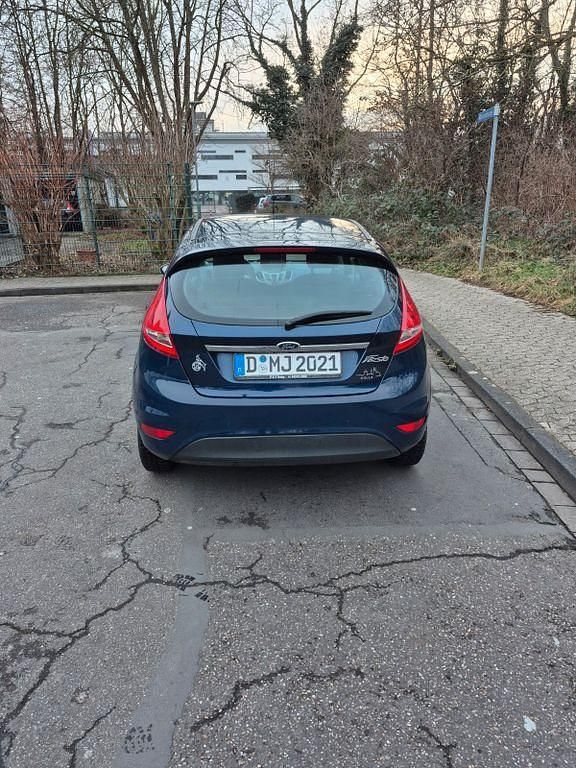 Gebraucht Ford Fiesta Trend 82 PS (60 kW) 2009 Blau Kleinwagen