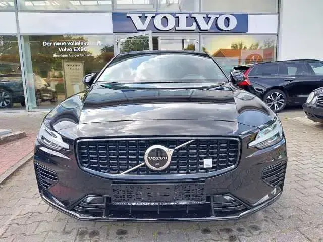 Usata Volvo S60 455 CV (334 kW) 2024 Nero Berlina