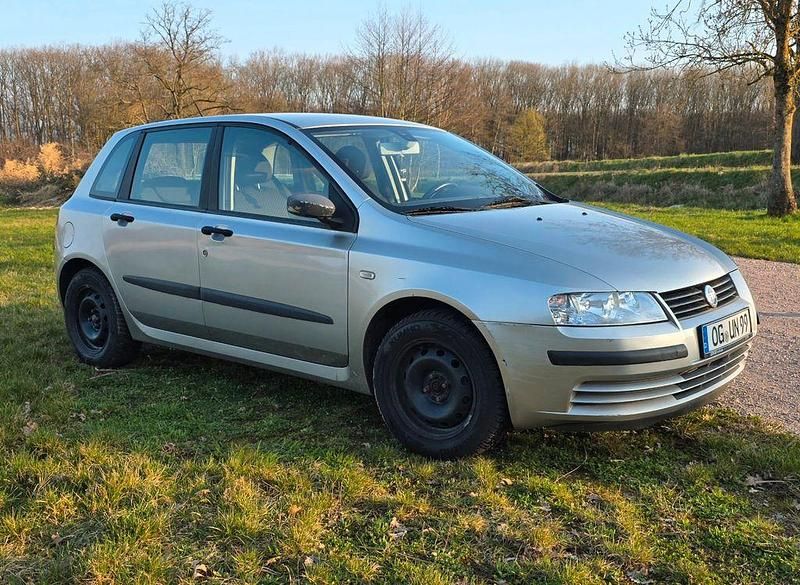 Gebraucht Fiat Stilo 103 PS (75 kW) 2003 Silber Limousine
