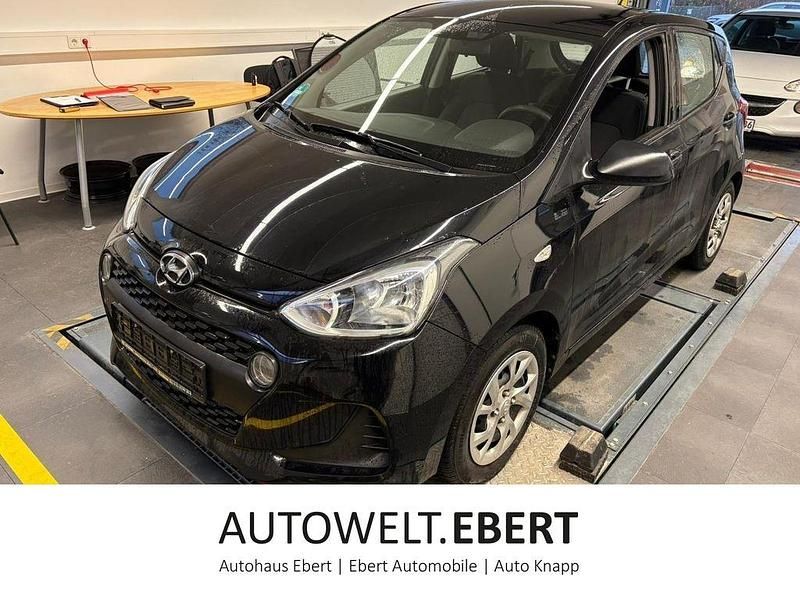 Schwarz Gebraucht 2017 Hyundai i10 Classic Kleinwagen | 7.890 € (Fairer Preis) - Bild 1/3