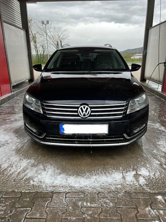 Schwarz Gebraucht 2014 VW Passat Highline Kombi | 14.750 € (Teuer) - Bild 1/4
