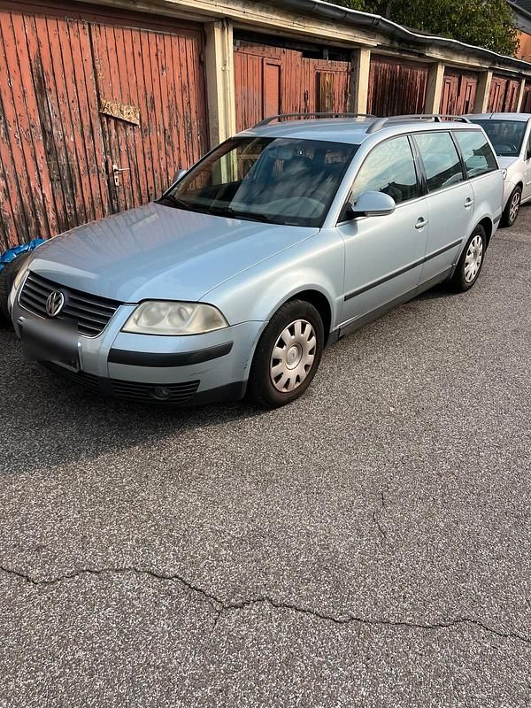 Blau Gebraucht 2003 VW Passat Kombi | 450 € (Superpreis) - Bild 1/4