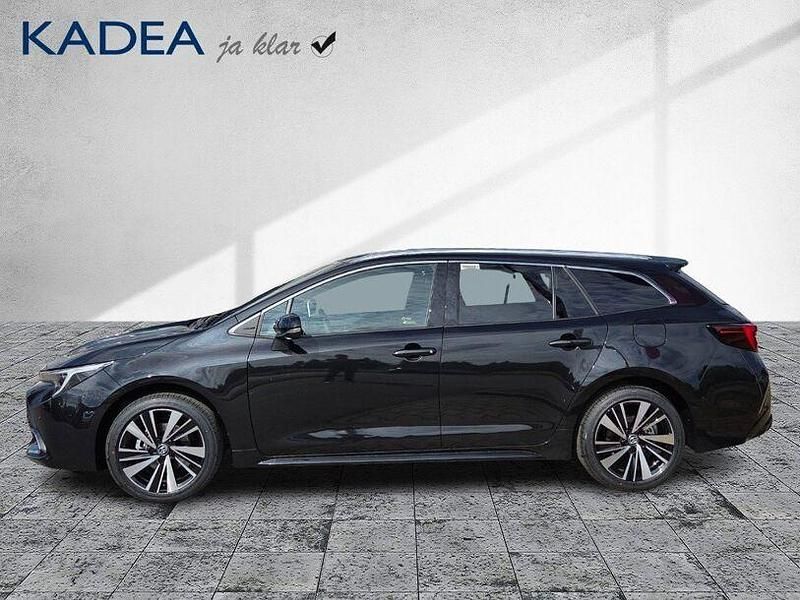 Neu Toyota Corolla 196 PS (144 kW) 2025 Black mica / ink Kombi