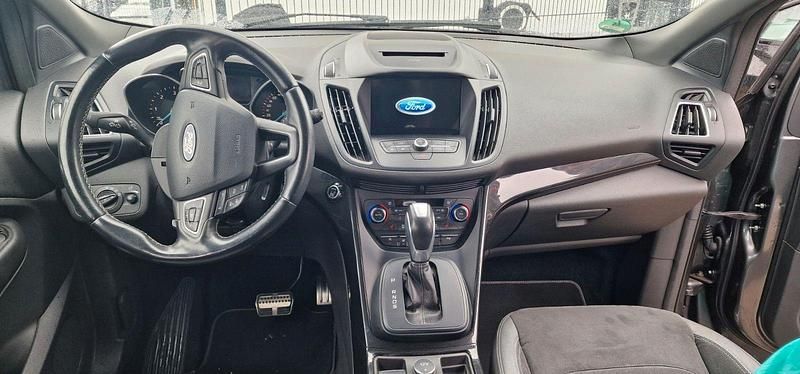 Gebraucht Ford Kuga ST-Line 179 PS (131 kW) 2018 Grau SUV