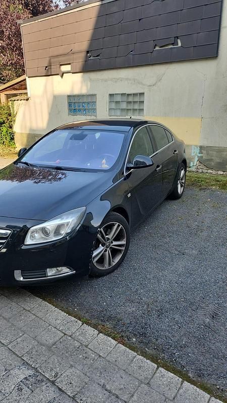 Gebraucht Opel Insignia 160 PS (117 kW) 2012 Schwarz Limousine