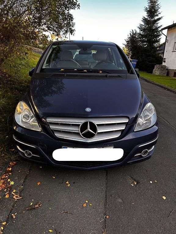 Blau Gebraucht 2010 Mercedes B180 Van / Kleinbus | 3.500 € (Superpreis) - Bild 1/4