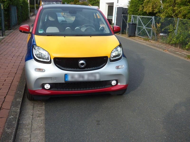 Silber Gebraucht 2017 Smart ForTwo Coupé Passion Coupé | 13.500 € (Fairer Preis) - Bild 1/4